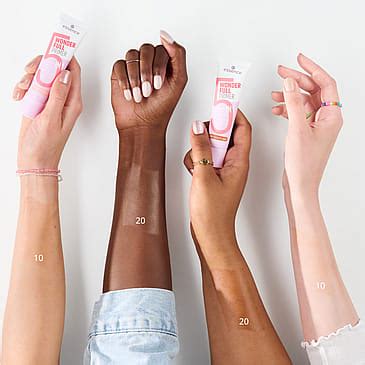 Køb Wonder Full Primer 5 in 1 Light Medium fra Essence - Matas