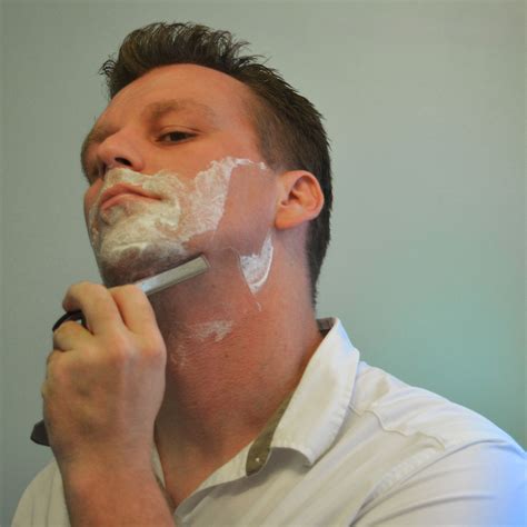 how to straight razor shave 2