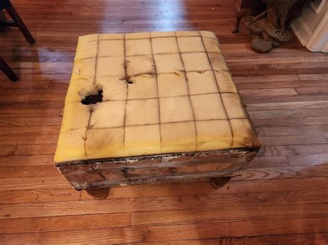 An Ottoman Makeover | Leslie Karen