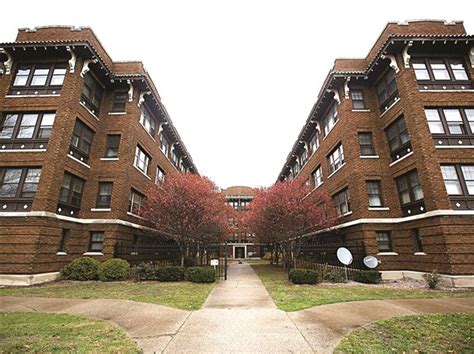 toledo museum  art buys apartment complex  blade