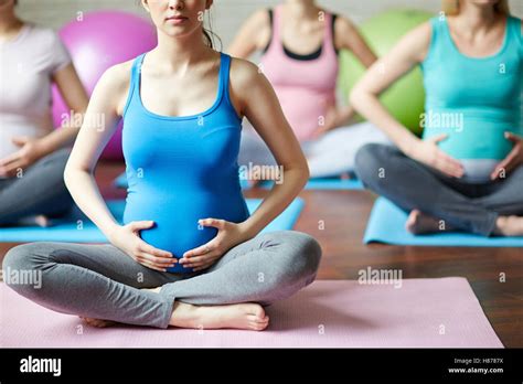 Yoga for the pregnant Stock Photo - Alamy