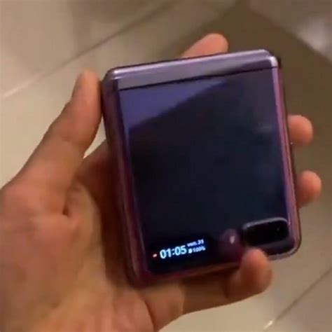Первая гибкая раскладушка Samsung позирует на видео во всей красе