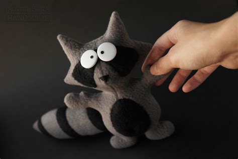 Katrin Black HANDMADE: Один очень фотогеничный енотик :)
