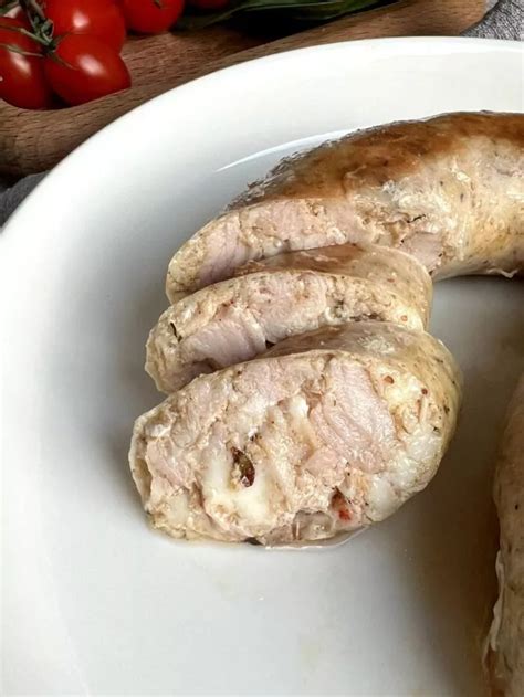 Колбаски из индейки с сыром — «Мясорубка Кубань». Мясо и продукты в ...