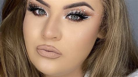 Cat Eyes Makeup
