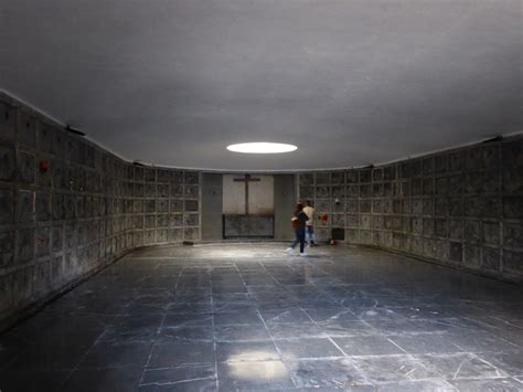 La Cripta / Mausoleo – Cementerio de Derio