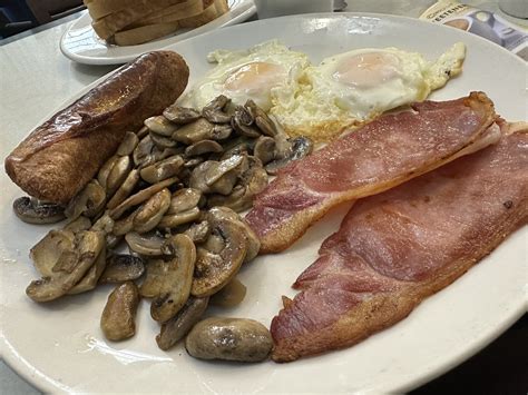 TW Pornstars - MARIA JOSE LOPEZ MALO. Twitter. Ese chorizo pinta mal