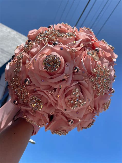 Dusty Rose Gold Quinceañera Bouquet - Etsy | Quinceanera bouquet, Rose