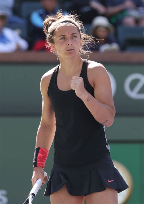 Download Sara Errani Nike Black Tennis Dress Wallpaper | Wallpapers.com
