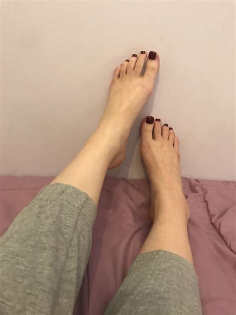 Long toes&feet&legs appreciation post ️ I love my footsies so much 😋