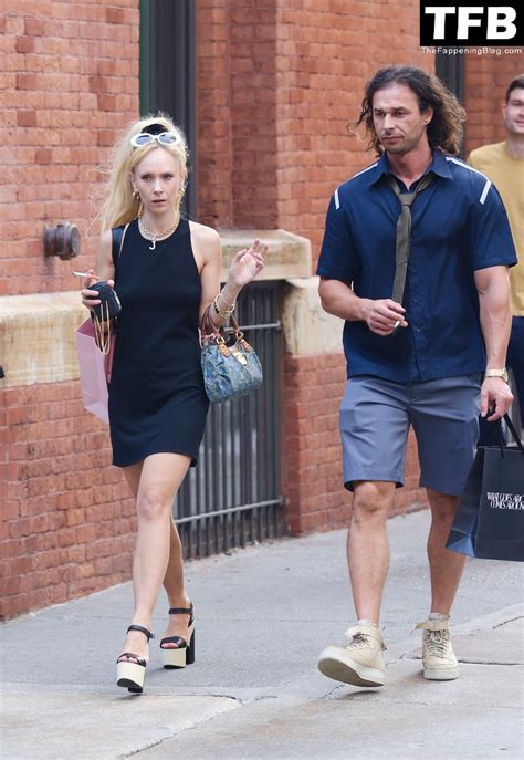 Juno Temple Holds Hands With Her Mystery Boyfriend In NYC (14 Photos