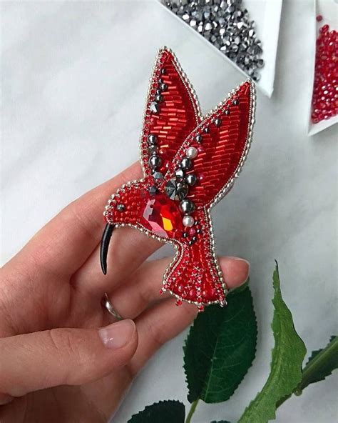 Колибри в новом цвете🌺 | Brooch, Jewelry, Fashion