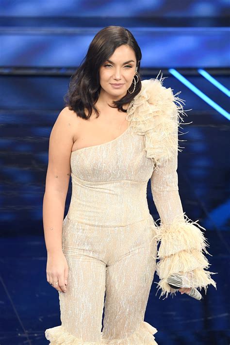 Elettra Lamborghini topless: su Instagram la foto con seni nudi