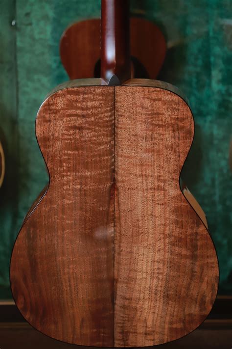 Santa Cruz OM Walnut – McCabe's Guitar Shop