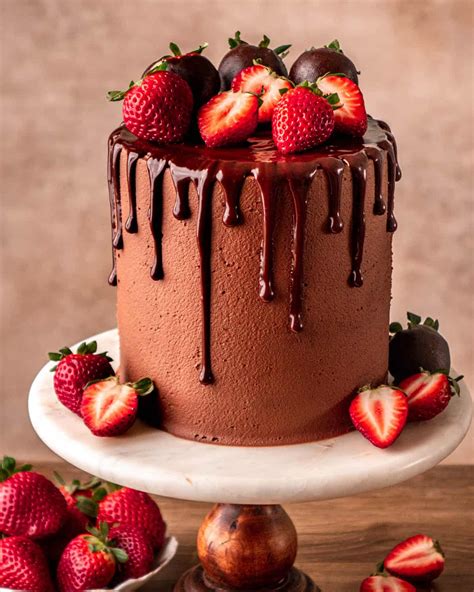 Don't Miss Out: The Strawberry Squirt Cake Everyone's Raving About - xhyfd9x