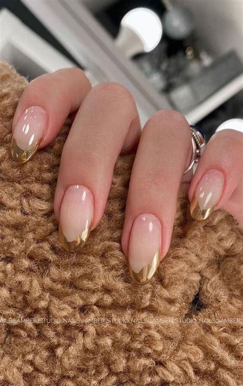 50+ Gorgeous Gold Nails To Get At Your Next Manicure | Gold tip nails ...