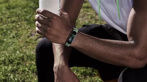 Умный браслет Xiaomi Mi Band 5 купить и цена | Goodsi.ru