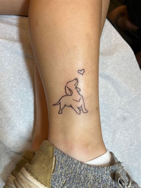Dachshund tattoo outline with heart | Dachshund tattoo, Daschund tattoo ...