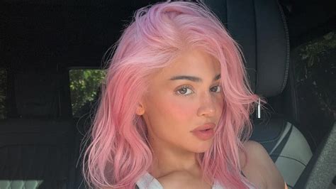 Kylie Jenner Revisits Her KING KYLIE Era With Pink Hair! - The Global ...