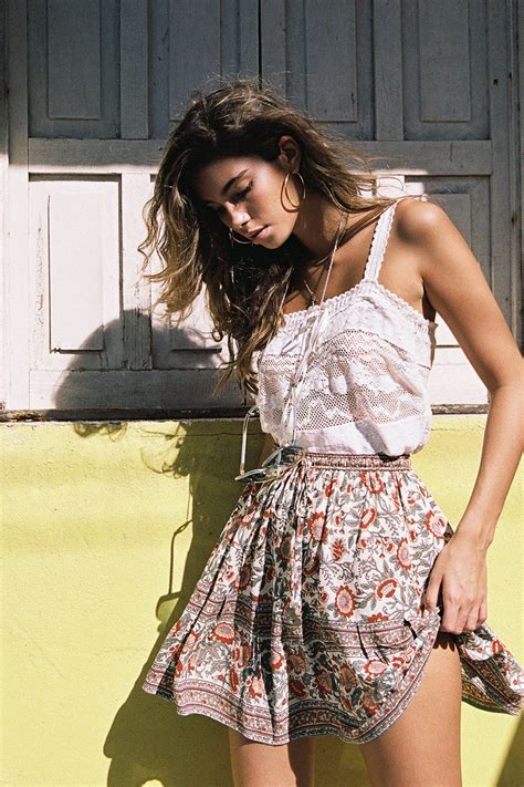 A simple & fun mini skirt to take you from dawn to dusk. Featuring a