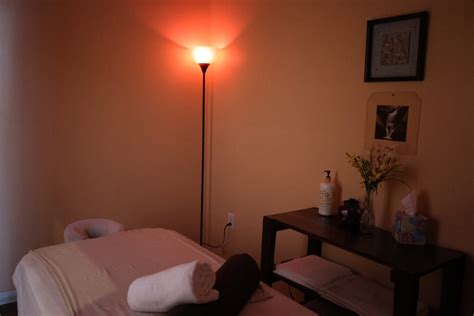 Kneading Massage - Wellness Spa for relaxation.