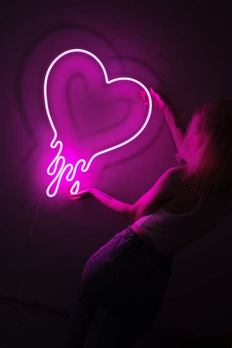 Тающее сердце - Неоновые вывески FLIX NEON