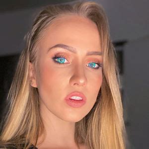 Scarlet Chase (@scarlet-chase-official) | AllMyLinks