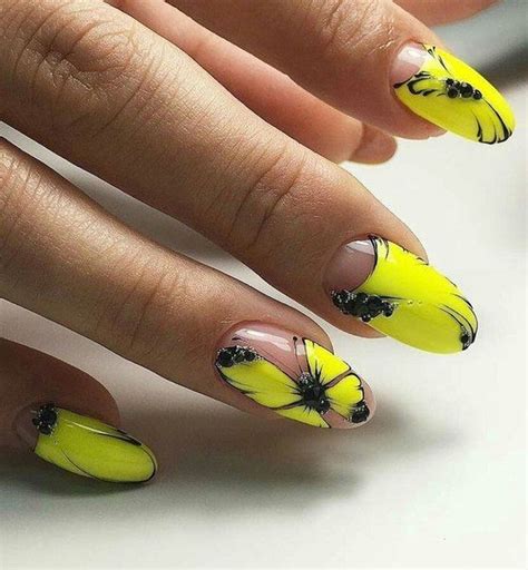 Краски лета: 33 фото маникюра с бабочками | Плющ и Пчела | Nagellack ...