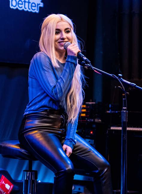 Ava Max performs at the Bloodworks Live Studios | Max singer, Singer