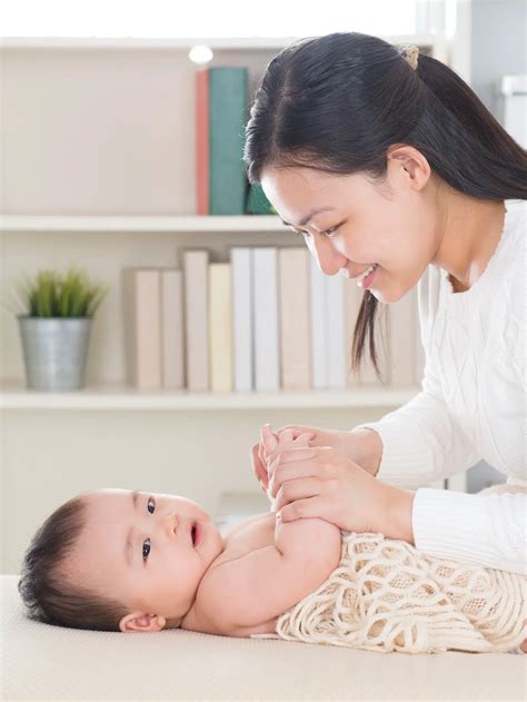 cara mengetes penglihatan bayi 2 bulan
