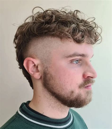 Tipos De Moicano - 11 Cortes de Cabelo Moicano para uma Mistura Perfeita de Estilo e Borda