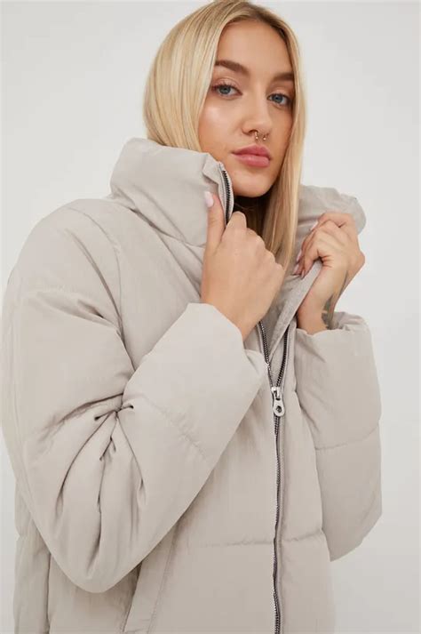 Only kurtka damska kolor beżowy zimowa | Answear.com
