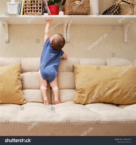 85 노인 침대 낙상 이미지, 스톡 사진 및 벡터 | Shutterstock