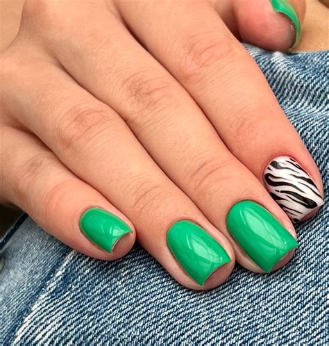 Манікюр, зелений манікюр, зебра | Nails, Convenience store products ...