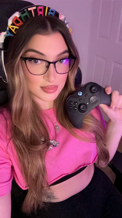 staryuuki iaaras streamer youtuber  tik tokers facebook