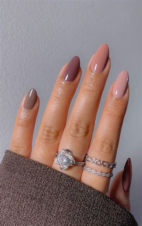 32 Prettiest Autumn 2022 Nail Trends to Try Now : Gradient Mauve Nails ...