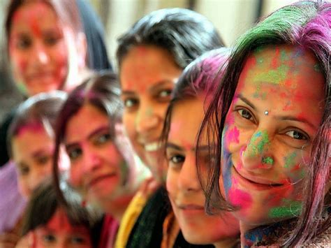 Holi Photography for your inspiration | CGfrog