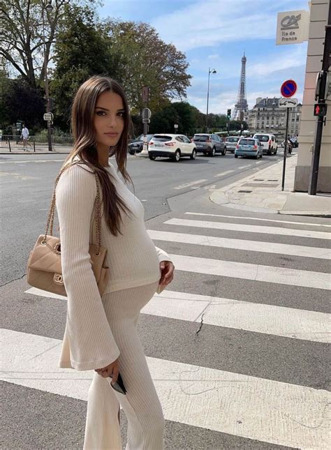 How French Women Master Chic Maternity Style | Maternity chic