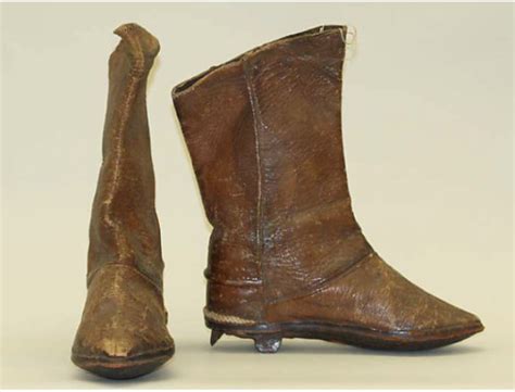 Armenian traditional footwear - Chinarmart