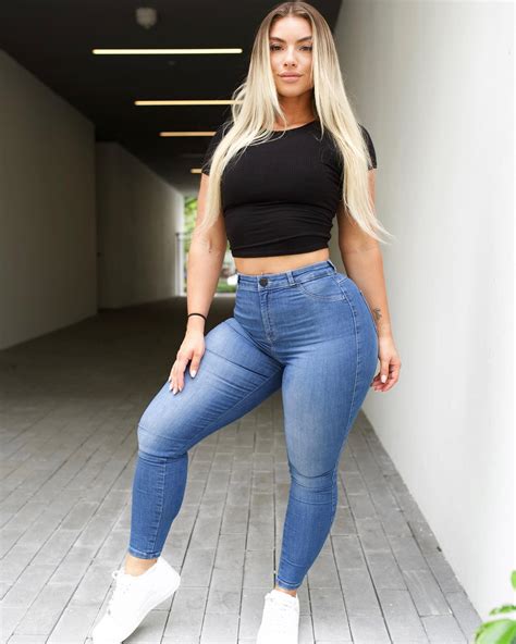 Sabrina Nic - Bio, Age, Height, Wiki | Models Biography