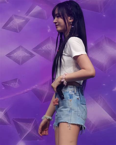 Pin de 46Z em LIZ💗리즈 | Princesas, Você me completa