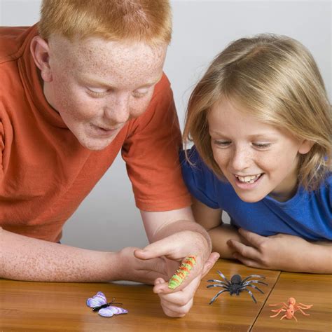 THE TWIDDLERS – 50 PCS Plastic Insects Toys for Kids – Non-Toxic Animal