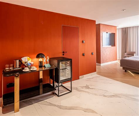 Hotel LOFT7 ‣ Loft7 Hotel Готельно-ресторанний лофт у Львові