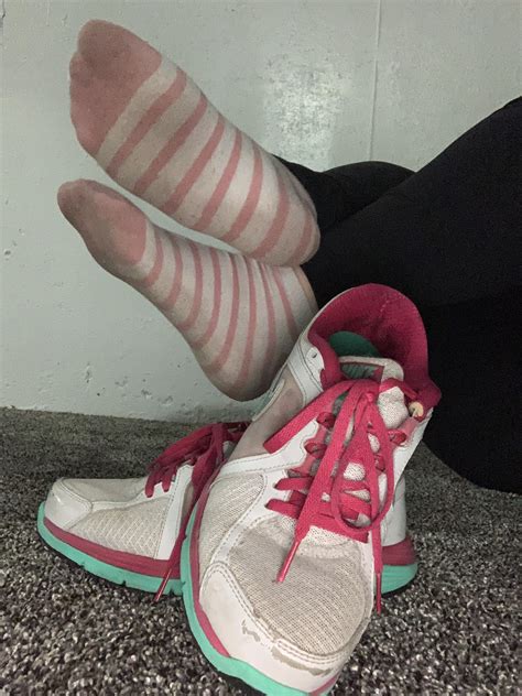 Just finished a hot and sweaty work out in these stripped socks 🥵🥵 : r