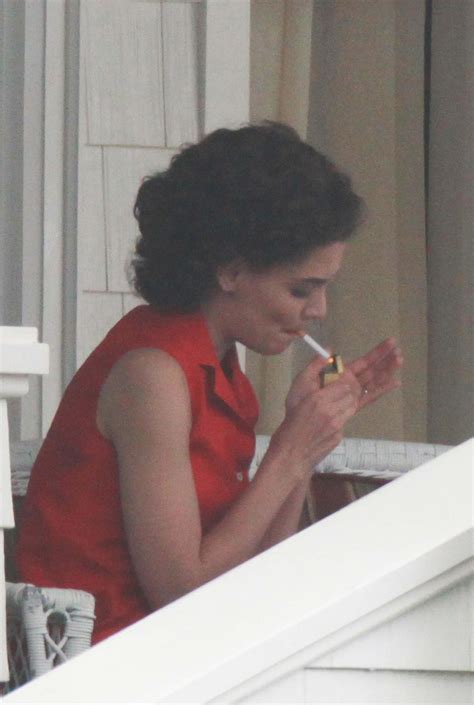 Smoking Celebs: Click image to close this window
