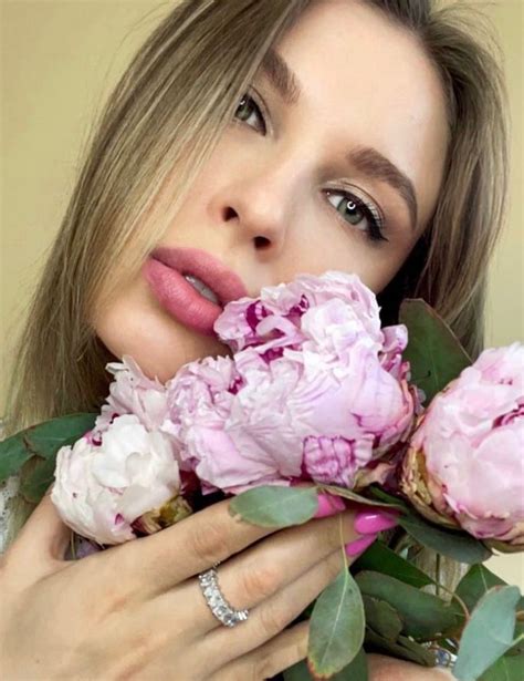 Anna Shlychkova picture