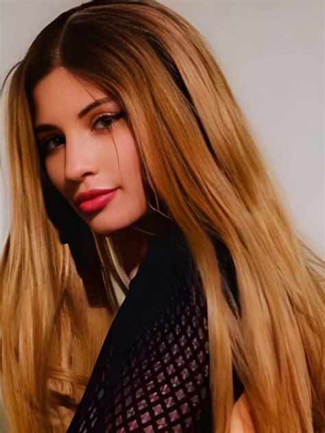 Valentina Victoria (Model) Height, Wiki, Bio, Age, Weight, Boyfriend