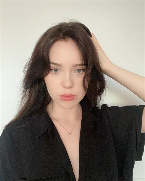 Rebecca May | 何番目の写真が1番良い？？ #portrait #photography #model #beauty #モデル