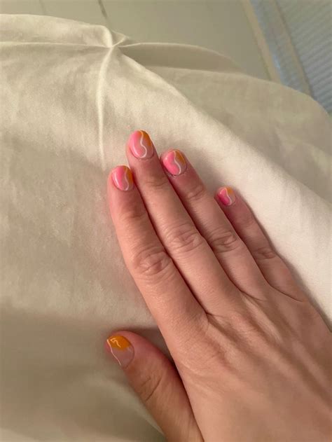 Y2K Short Nails | Short nails, Hippie nails, Nails