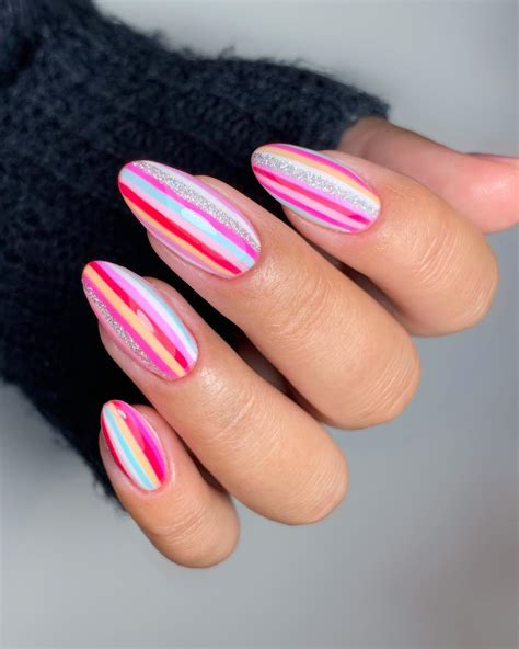 nail art stripes designs 8